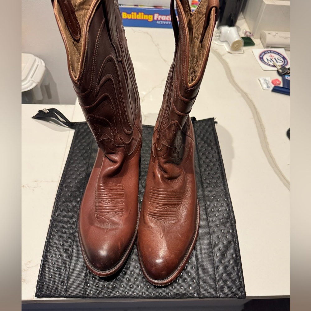Like New Men’s size 12 Tecovas Cartwright boots in Hazelnut.